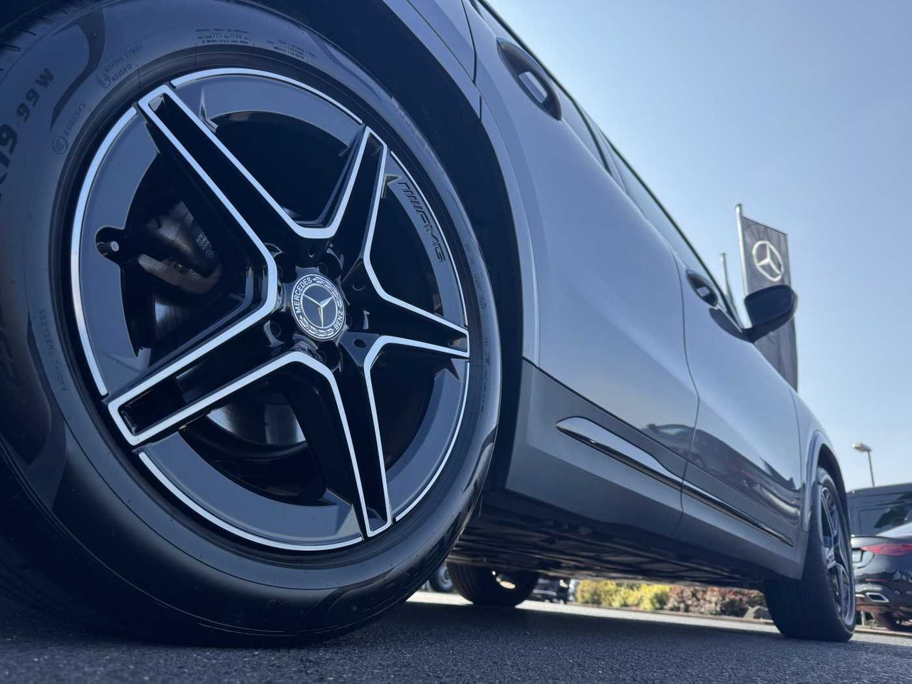 Mercedes-Benz GLA 200d 4M AMG+Pano+Distr+Ambiente+ - Внедорожник: фото 5 Mercedes-Benz GLA 200d 4M AMG+Pano+Distr+Ambiente+ - Внедорожник: фото 5