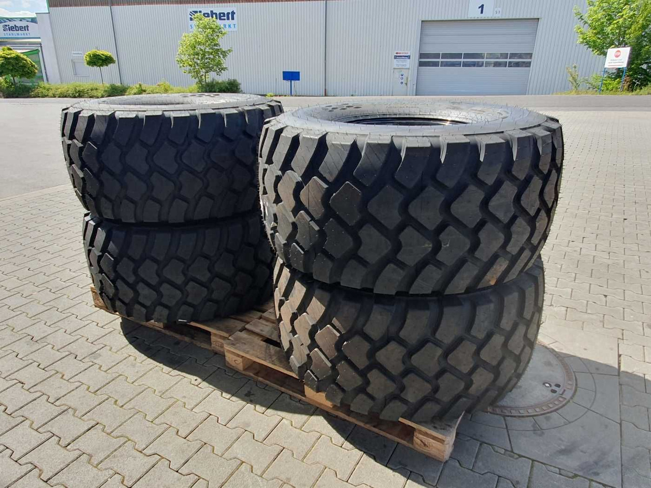Mercedes-Benz Radlader Reifen mit Felge / NEU / lagernd - Колесо для Сельскохозяйственной техники: фото 5 Mercedes-Benz Radlader Reifen mit Felge / NEU / lagernd - Колесо для Сельскохозяйственной техники: фото 5