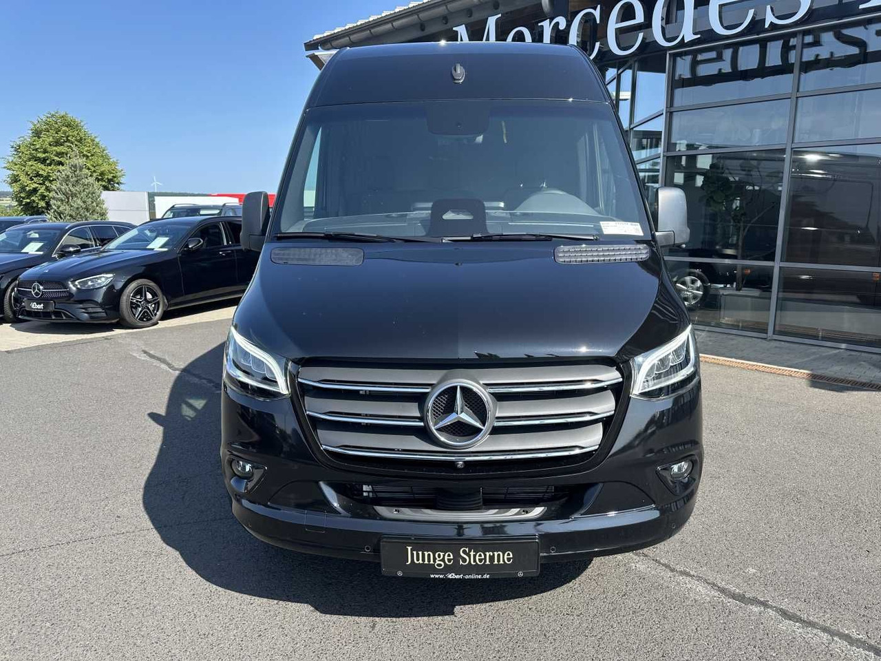 Mercedes-Benz Sprinter 319 CDI 4325 AHK DISTRONIC 360 Klima - Цельнометаллический фургон: фото 2 Mercedes-Benz Sprinter 319 CDI 4325 AHK DISTRONIC 360 Klima - Цельнометаллический фургон: фото 2