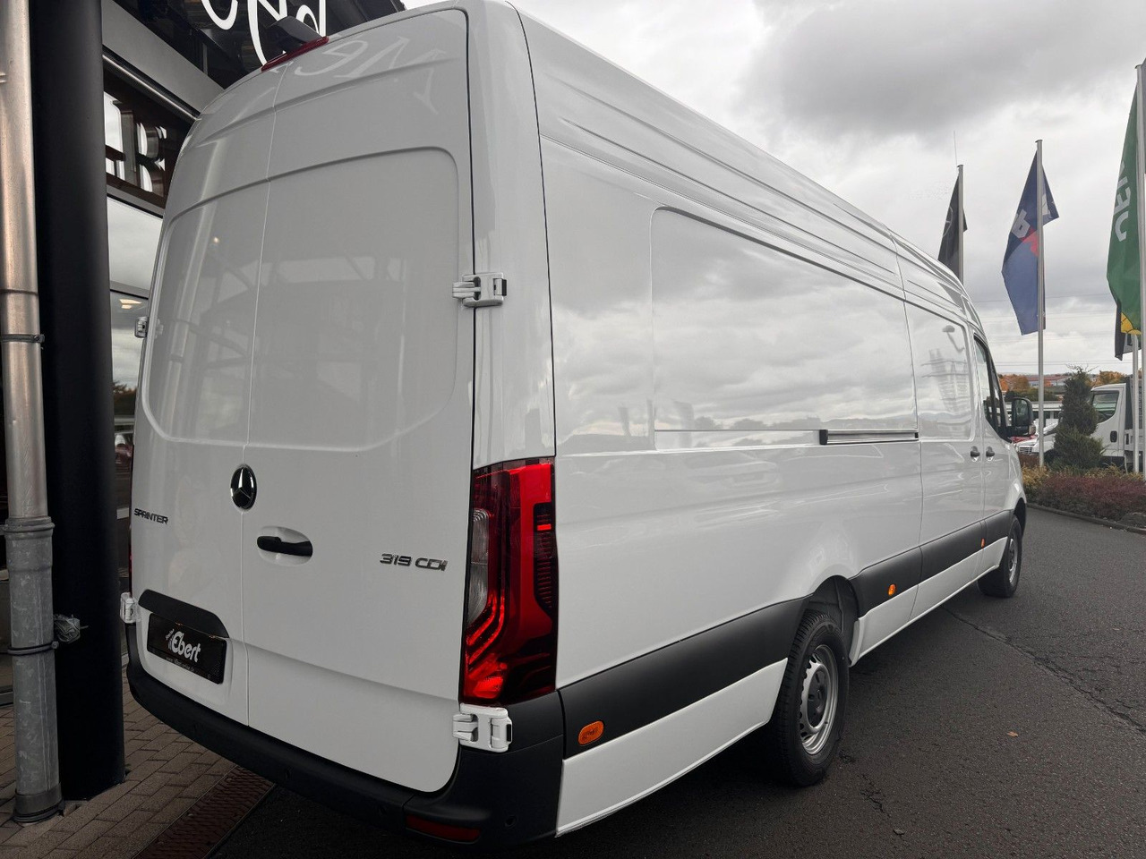 Mercedes-Benz Sprinter 319 CDI Extralang DISTRONIC Kamera LED - Цельнометаллический фургон: фото 4 Mercedes-Benz Sprinter 319 CDI Extralang DISTRONIC Kamera LED - Цельнометаллический фургон: фото 4