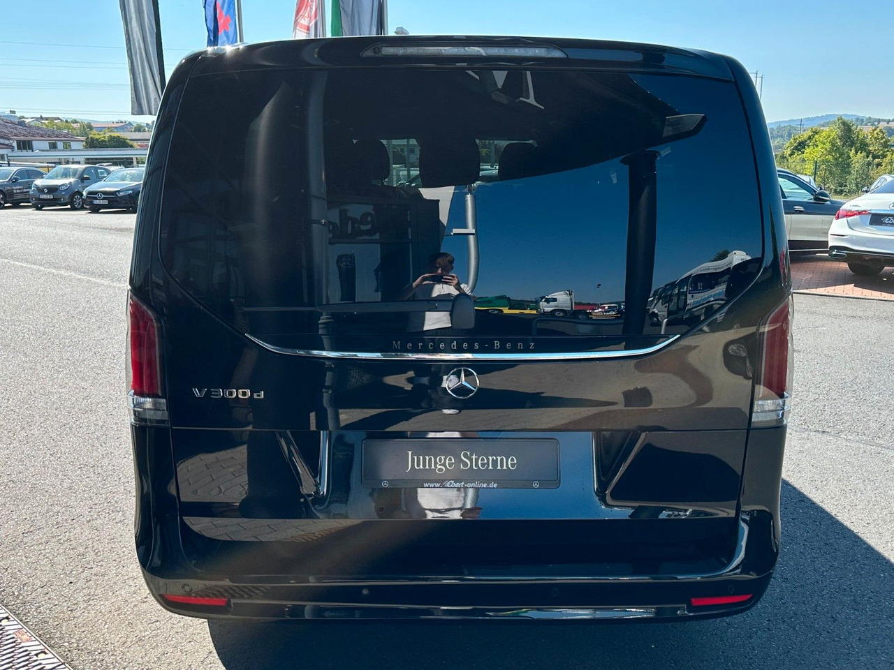 Mercedes-Benz V 300 d AVANTGARDE Extralang 360Kamera Standheiz - Универсал: фото 5 Mercedes-Benz V 300 d AVANTGARDE Extralang 360Kamera Standheiz - Универсал: фото 5