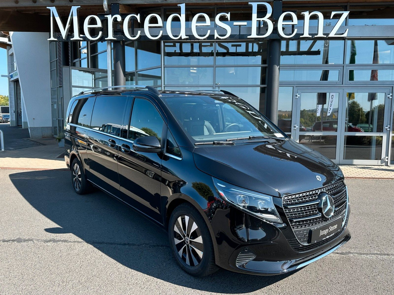 Mercedes-Benz V 300 d AVANTGARDE Extralang 360Kamera Standheiz - Универсал: фото 1 Mercedes-Benz V 300 d AVANTGARDE Extralang 360Kamera Standheiz - Универсал: фото 1