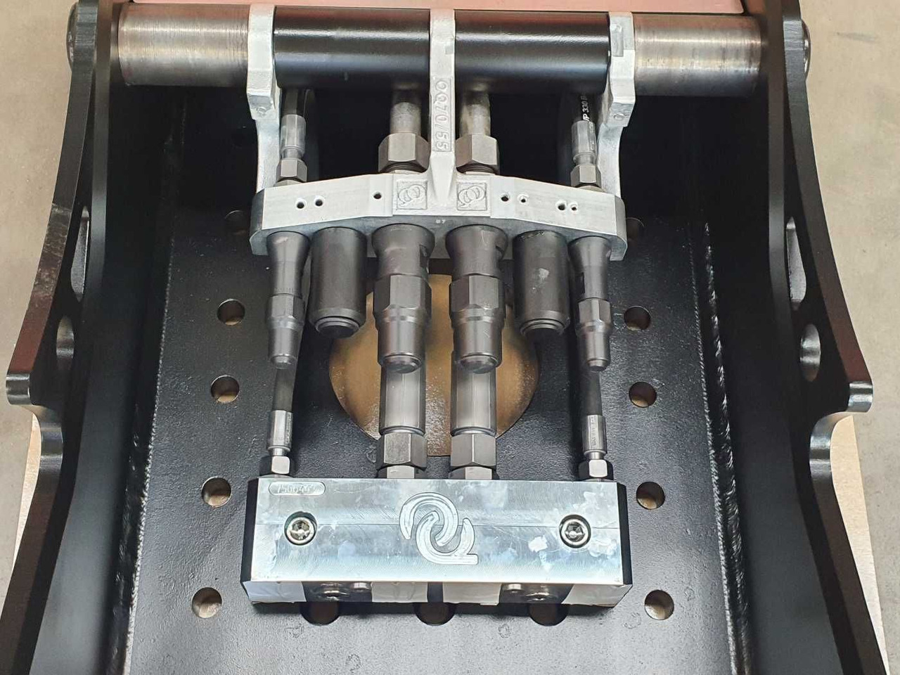 Сцепное устройство OilQuick OQ70/55 Adapterplatte für Westtech NEU: фото 9