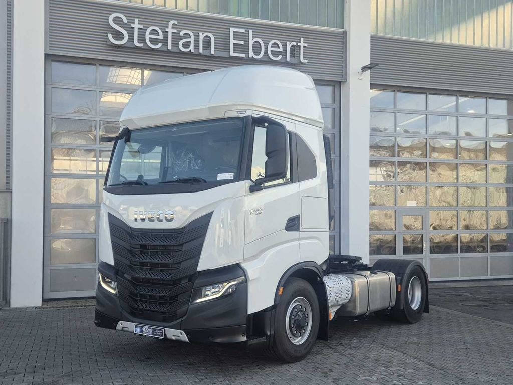 Iveco AS440X49T/P ON 4x4 HI-TRACTION Intarder 2x Bett - Тягач: фото 2 Iveco AS440X49T/P ON 4x4 HI-TRACTION Intarder 2x Bett - Тягач: фото 2