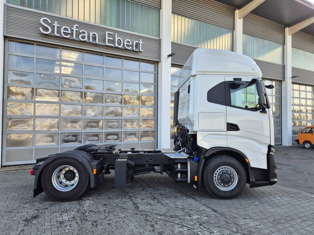 Iveco AS440X49T/P ON 4x4 HI-TRACTION Intarder 2x Bett - Тягач: фото 5 Iveco AS440X49T/P ON 4x4 HI-TRACTION Intarder 2x Bett - Тягач: фото 5