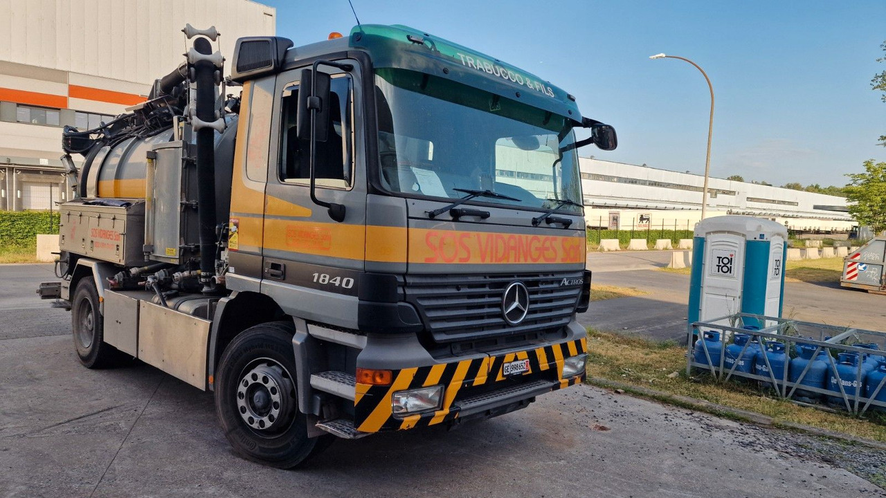 Mercedes-Benz Actros 18-40 - Ассенизатор: фото 1 Mercedes-Benz Actros 18-40 - Ассенизатор: фото 1