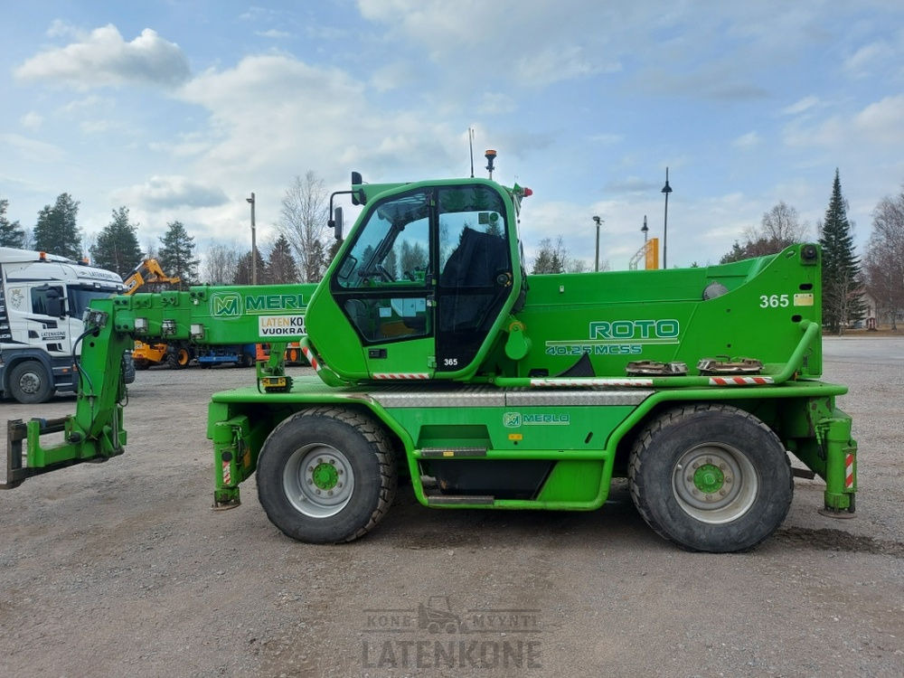 Merlo ROTO 40.25MCSS with basket, remote, jib - Телескопический погрузчик: фото 2 Merlo ROTO 40.25MCSS with basket, remote, jib - Телескопический погрузчик: фото 2