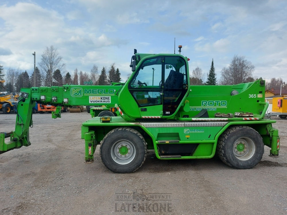 Merlo ROTO 40.25MCSS with basket, remote, jib - Телескопический погрузчик: фото 1 Merlo ROTO 40.25MCSS with basket, remote, jib - Телескопический погрузчик: фото 1