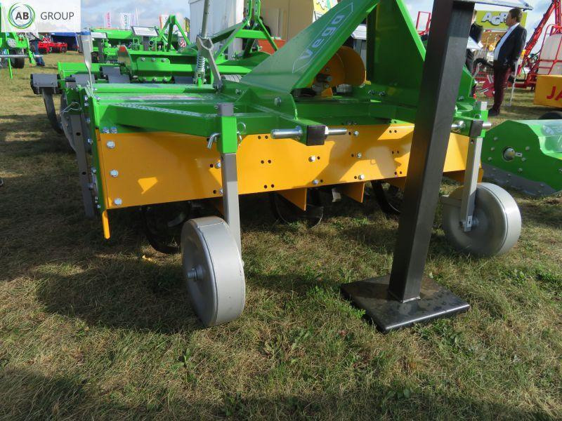 Bomet rotary tiller Vega U540, 1,8 m - Почвофреза: фото 1 Bomet rotary tiller Vega U540, 1,8 m - Почвофреза: фото 1