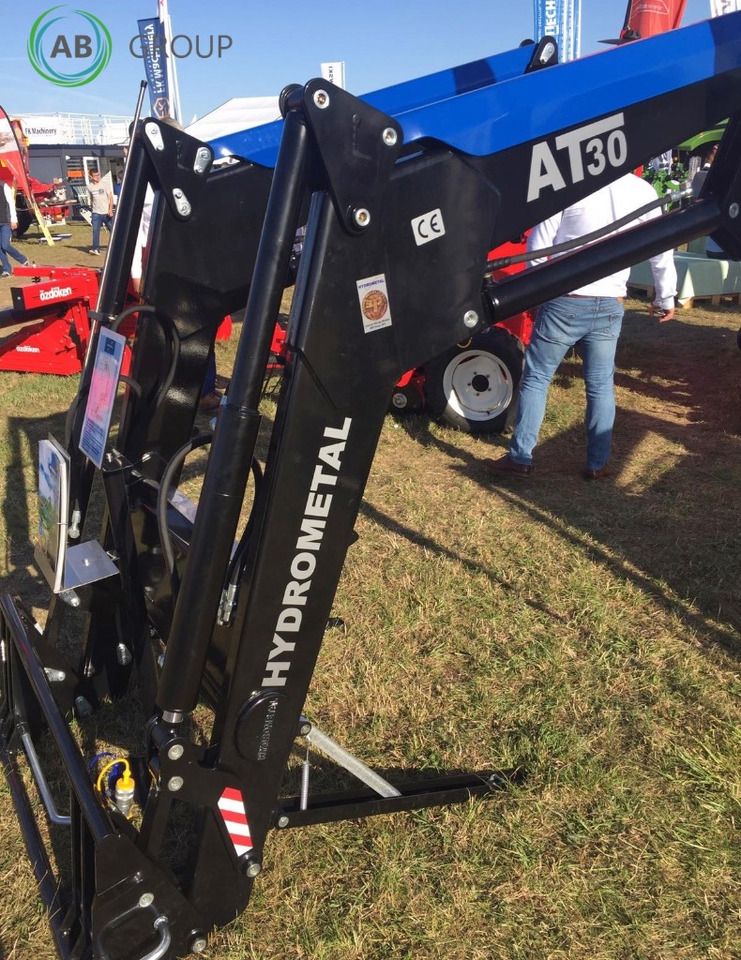 Hydrometal front loader AT-30 - Фронтальный погрузчик для трактора: фото 1 Hydrometal front loader AT-30 - Фронтальный погрузчик для трактора: фото 1