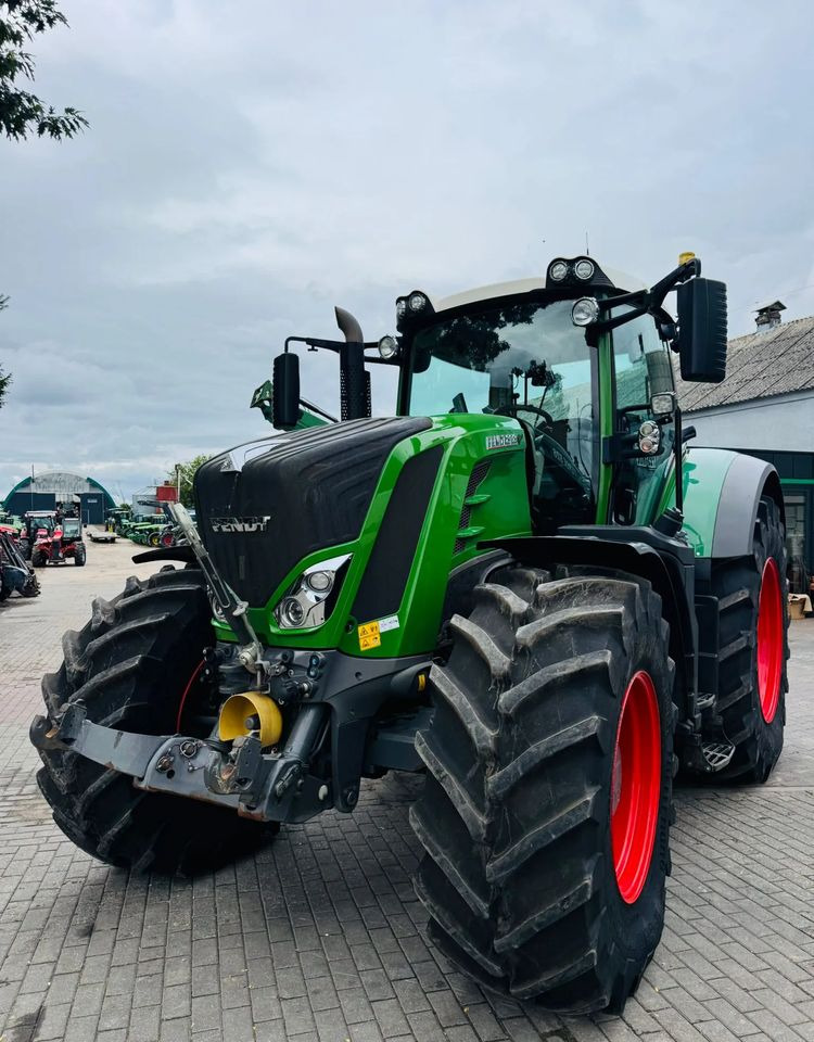 Fendt 828 Vario Profi Plus - Трактор: фото 1 Fendt 828 Vario Profi Plus - Трактор: фото 1