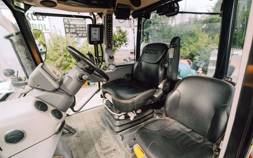 Трактор JCB Fastrac 4220: фото 7