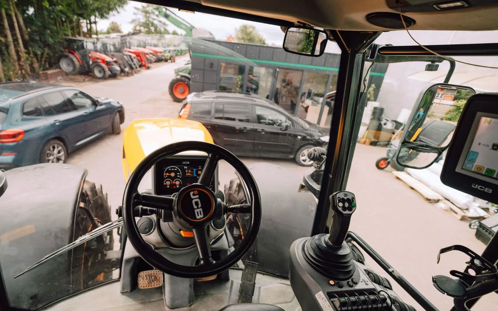 Трактор JCB Fastrac 4220: фото 9