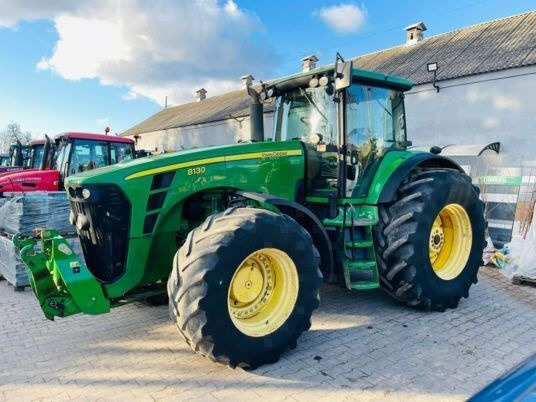 John Deere 8130 - Трактор: фото 3 John Deere 8130 - Трактор: фото 3