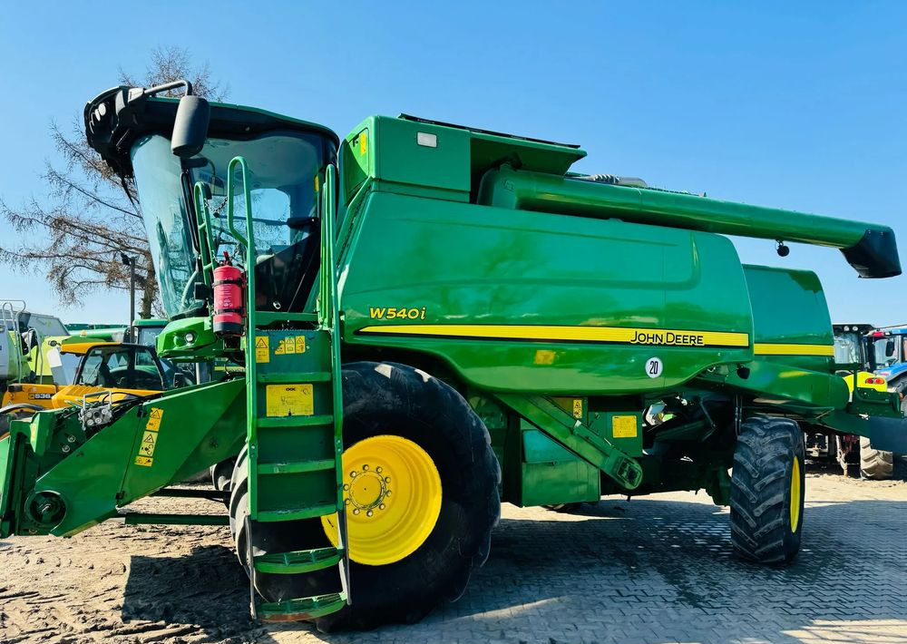 John Deere W540i - Зерноуборочный комбайн: фото 3 John Deere W540i - Зерноуборочный комбайн: фото 3