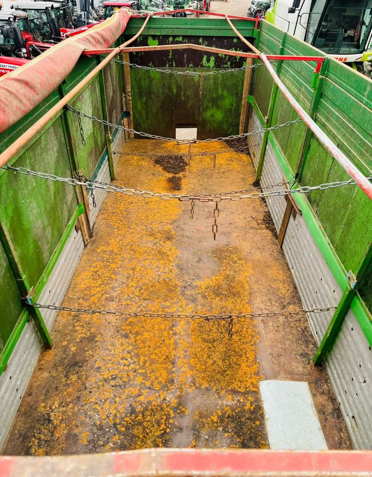 Lindner KMH16 - Сельскохозяйственный прицеп-самосвал: фото 5 Lindner KMH16 - Сельскохозяйственный прицеп-самосвал: фото 5