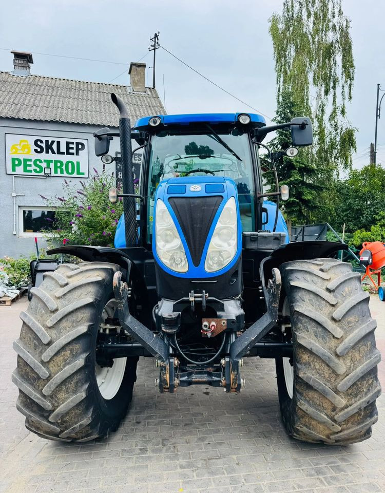 New Holland T7.210 - Трактор: фото 1 New Holland T7.210 - Трактор: фото 1