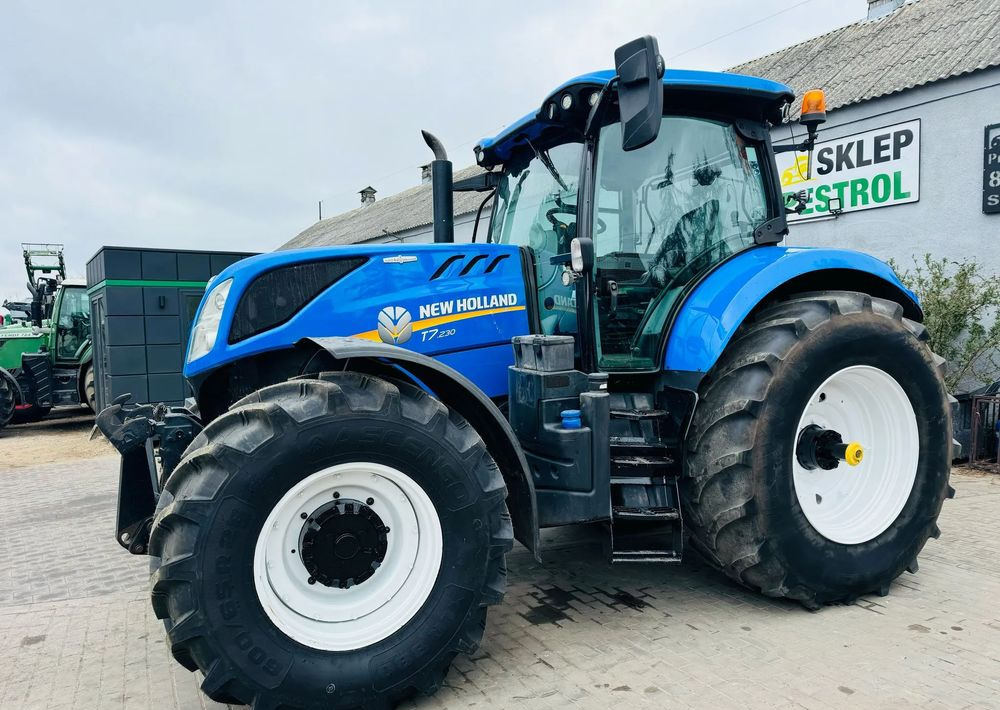 New Holland T7.230 AUTOCOMMAND - Трактор: фото 4 New Holland T7.230 AUTOCOMMAND - Трактор: фото 4