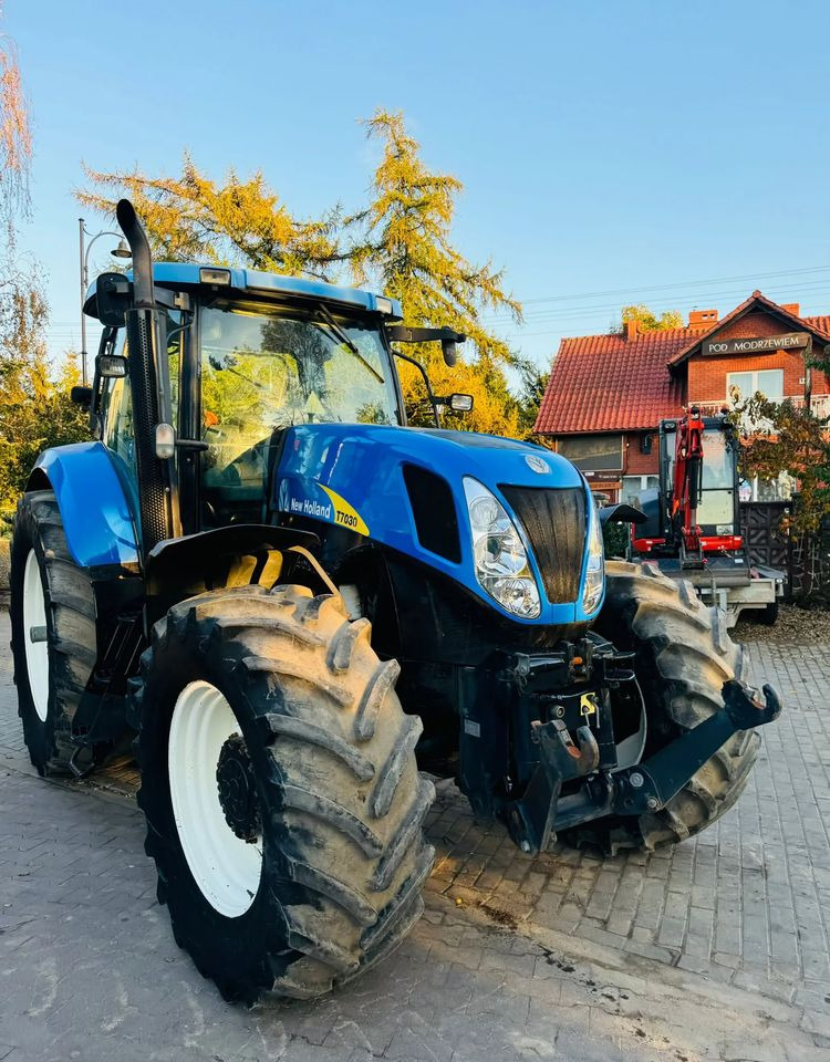 New Holland T7030 - Трактор: фото 3 New Holland T7030 - Трактор: фото 3