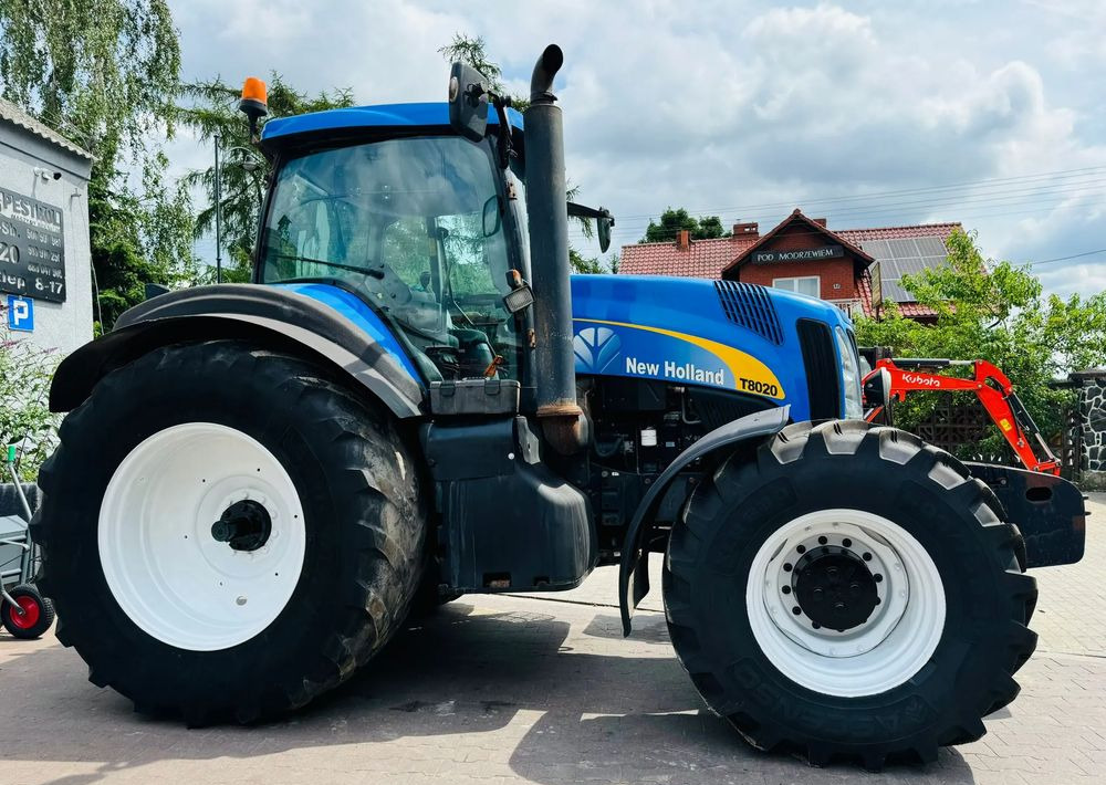 New Holland T8020 - Трактор: фото 2 New Holland T8020 - Трактор: фото 2