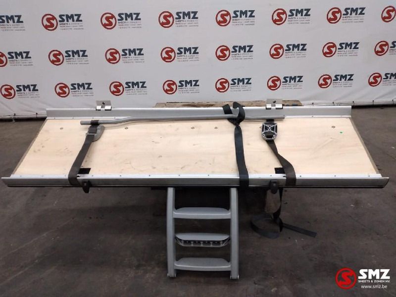 DAF Occ bedframe + trap DAF - Кабина и интерьер для Грузовиков: фото 1 DAF Occ bedframe + trap DAF - Кабина и интерьер для Грузовиков: фото 1