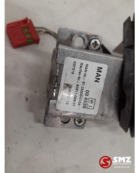 MAN Occ combischakelaar retarder MAN TGS 81255090159 - Кабина и интерьер для Грузовиков: фото 4 MAN Occ combischakelaar retarder MAN TGS 81255090159 - Кабина и интерьер для Грузовиков: фото 4