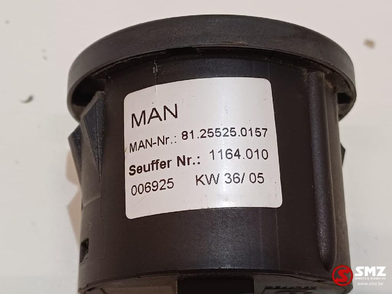 MAN Occ differentiëelslotschakelaar MAN - Электрическая система для Грузовиков: фото 3 MAN Occ differentiëelslotschakelaar MAN - Электрическая система для Грузовиков: фото 3