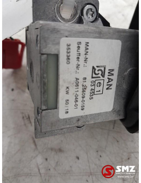 MAN Occ stuurkolomschakelaar retarder MAN - Электрическая система для Грузовиков: фото 3 MAN Occ stuurkolomschakelaar retarder MAN - Электрическая система для Грузовиков: фото 3