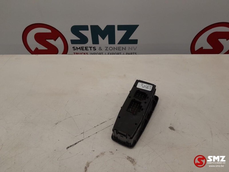 MAN Occ vensterschakelaar MAN TGS 81258067095 - Кабина и интерьер для Грузовиков: фото 4 MAN Occ vensterschakelaar MAN TGS 81258067095 - Кабина и интерьер для Грузовиков: фото 4