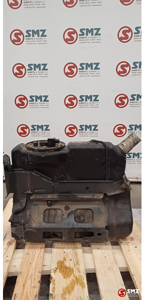 Mercedes-Benz Occ AdBluetank 25L + AdBlueniveausensor Mercedes - Подготовка топлива для Грузовиков: фото 2 Mercedes-Benz Occ AdBluetank 25L + AdBlueniveausensor Mercedes - Подготовка топлива для Грузовиков: фото 2