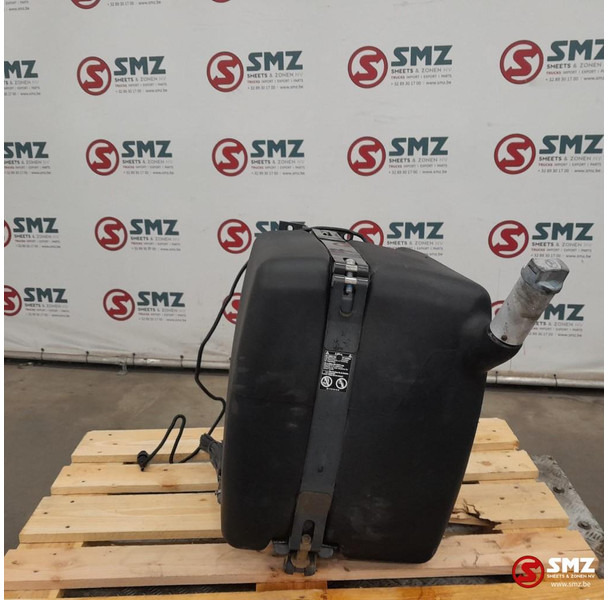 Mercedes-Benz Occ AdBluetank 85L + AdBlueniveausensor Mercedes - Подготовка топлива для Грузовиков: фото 2 Mercedes-Benz Occ AdBluetank 85L + AdBlueniveausensor Mercedes - Подготовка топлива для Грузовиков: фото 2