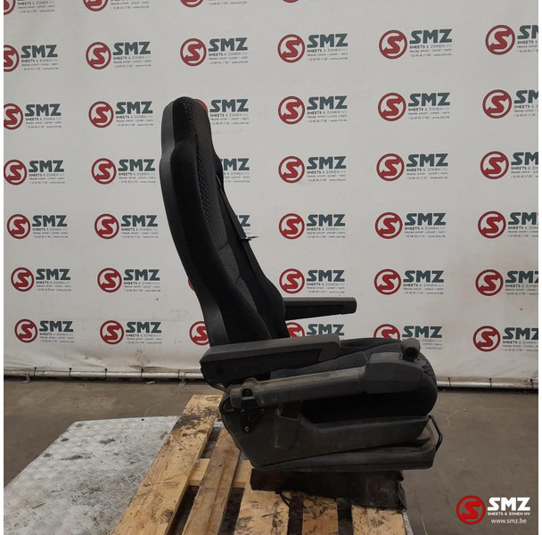 Mercedes-Benz Occ bestuurdersstoel Mercedes Actros MP3 - Кабина и интерьер для Грузовиков: фото 4 Mercedes-Benz Occ bestuurdersstoel Mercedes Actros MP3 - Кабина и интерьер для Грузовиков: фото 4