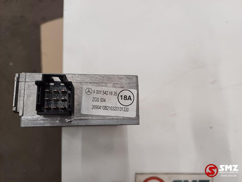 Mercedes-Benz Occ spanningsomvormer 18A Mercedes - Блок управления для Грузовиков: фото 5 Mercedes-Benz Occ spanningsomvormer 18A Mercedes - Блок управления для Грузовиков: фото 5