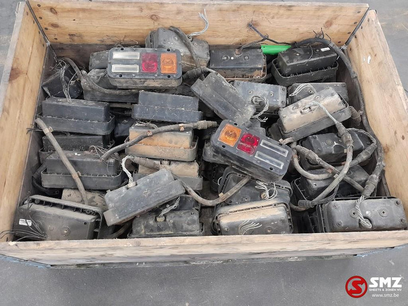 Renault Occ set 50 achterlichten links/rechts 24V Renault - Задний фонарь для Грузовиков: фото 5 Renault Occ set 50 achterlichten links/rechts 24V Renault - Задний фонарь для Грузовиков: фото 5