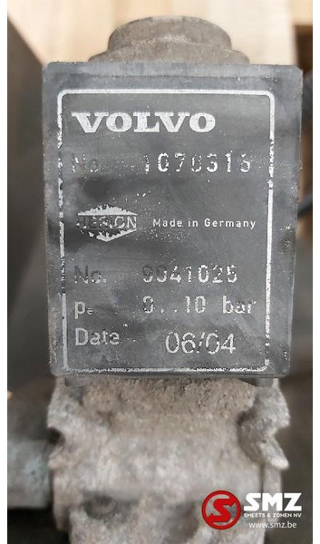 Volvo Occ Spatbordsteun met ventielen Volvo FH12 - Кузов и экстерьер для Грузовиков: фото 4 Volvo Occ Spatbordsteun met ventielen Volvo FH12 - Кузов и экстерьер для Грузовиков: фото 4