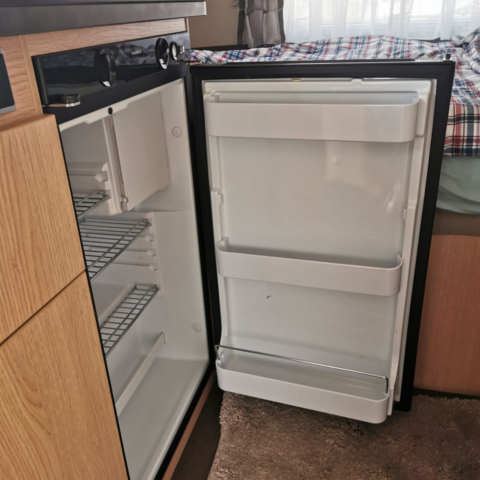 Прицеп дача Eriba Triton 430 60 Jahre Edition 2022: фото 17