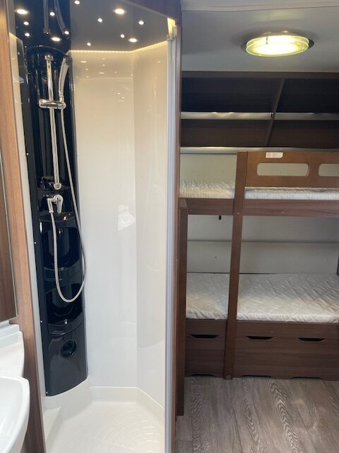 Прицеп дача Hobby 720 KWFU Prestige 2020: фото 10