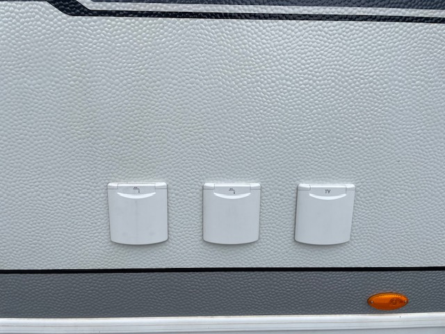 Прицеп дача Hobby 720 KWFU Prestige 2020: фото 6