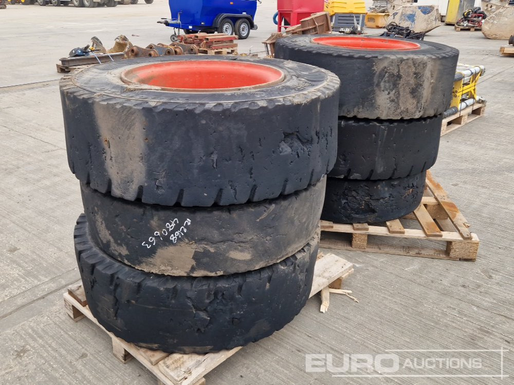 12.00-20 Tyre & Rim to suit 12 Ton Linde Forklift (6 of) - Шина: фото 1 12.00-20 Tyre & Rim to suit 12 Ton Linde Forklift (6 of) - Шина: фото 1