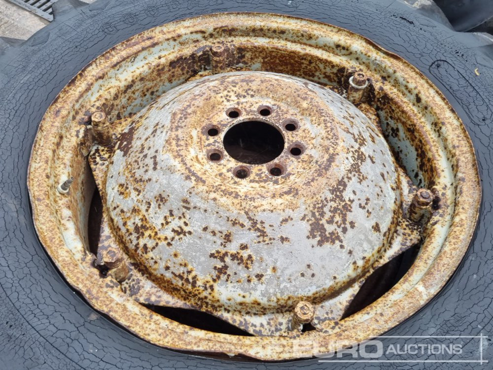 Шина 12.4-28 Tyre& Rim (4 of): фото 11