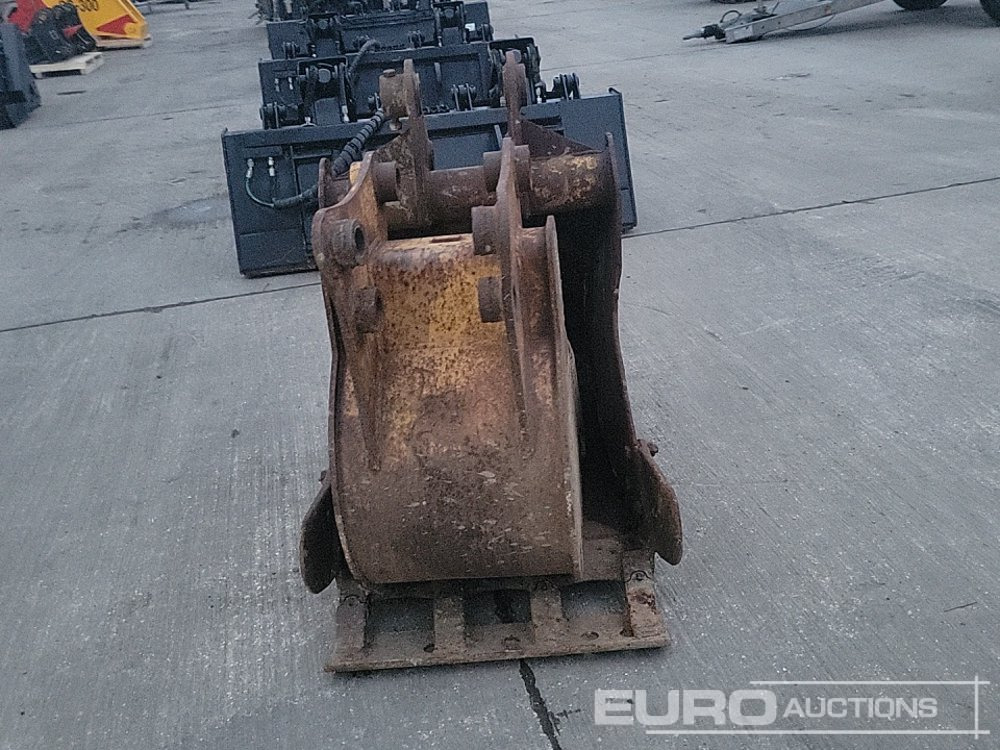 18", 24" Digging Bucket to suit Backhoe Loader - Ковш: фото 2 18", 24" Digging Bucket to suit Backhoe Loader - Ковш: фото 2