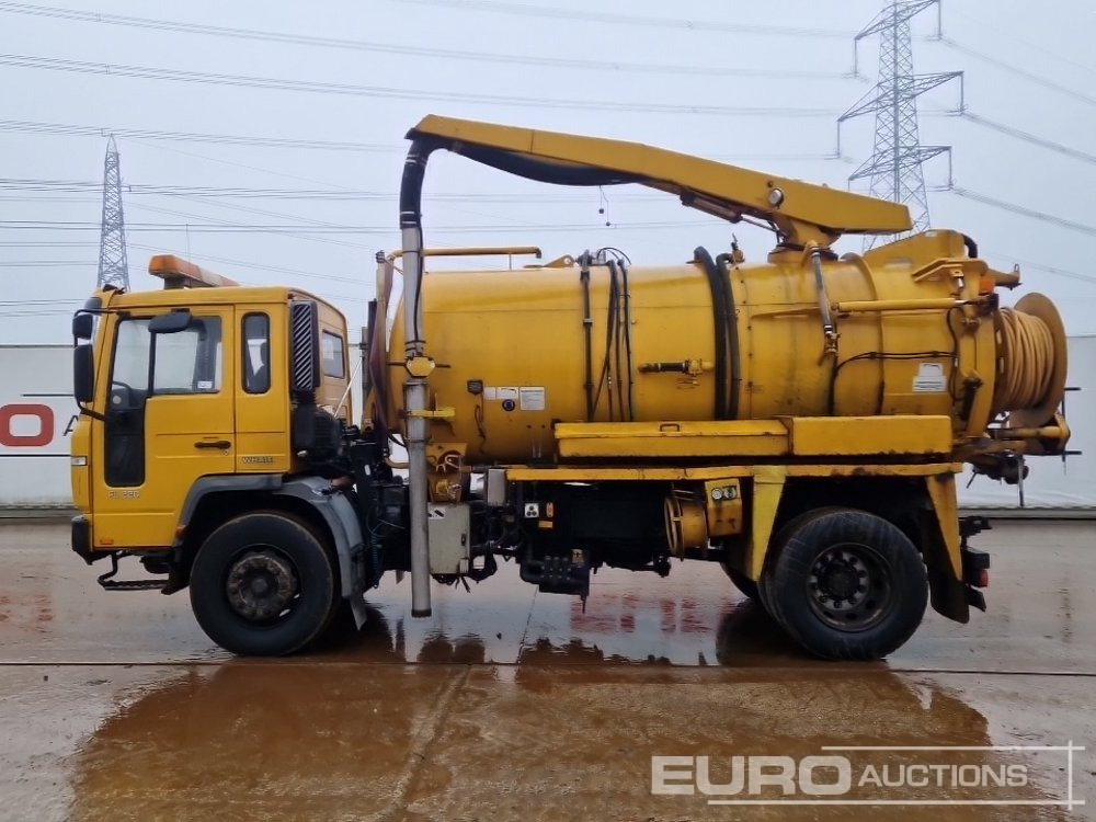 2003 Volvo FL220 - Грузовик-цистерна: фото 2 2003 Volvo FL220 - Грузовик-цистерна: фото 2