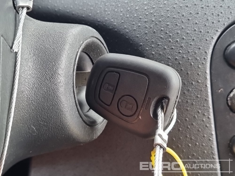 Легковой автомобиль 2004 Citroen C2: фото 37 Легковой автомобиль 2004 Citroen C2: фото 37