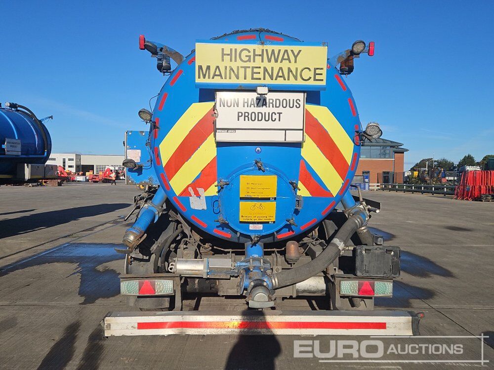 2004 Whale Tri Axle Tanker Trailer, Rear Lifting Axle - Прицеп-цистерна: фото 4 2004 Whale Tri Axle Tanker Trailer, Rear Lifting Axle - Прицеп-цистерна: фото 4