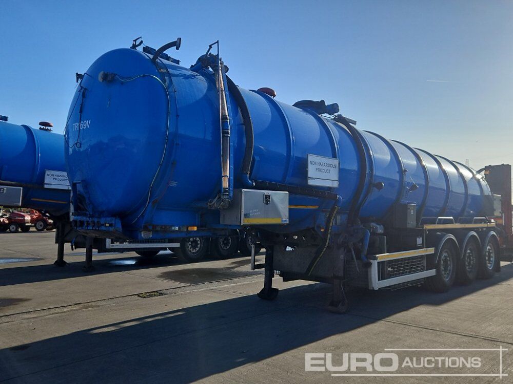 2004 Whale Tri Axle Tanker Trailer, Rear Lifting Axle - Прицеп-цистерна: фото 1 2004 Whale Tri Axle Tanker Trailer, Rear Lifting Axle - Прицеп-цистерна: фото 1