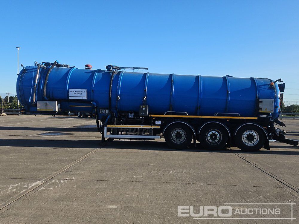 2004 Whale Tri Axle Tanker Trailer, Rear Lifting Axle - Прицеп-цистерна: фото 2 2004 Whale Tri Axle Tanker Trailer, Rear Lifting Axle - Прицеп-цистерна: фото 2