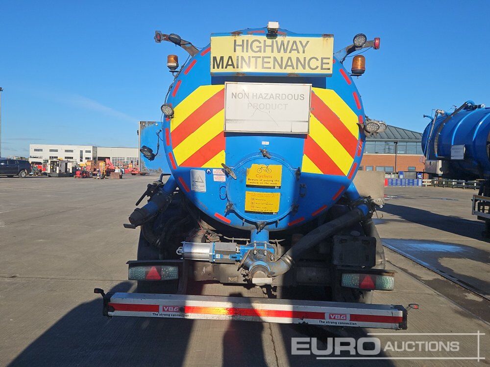 2004 Whale Tri Axle Tanker Trailer, Rear Lifting Axle - Прицеп-цистерна: фото 4 2004 Whale Tri Axle Tanker Trailer, Rear Lifting Axle - Прицеп-цистерна: фото 4