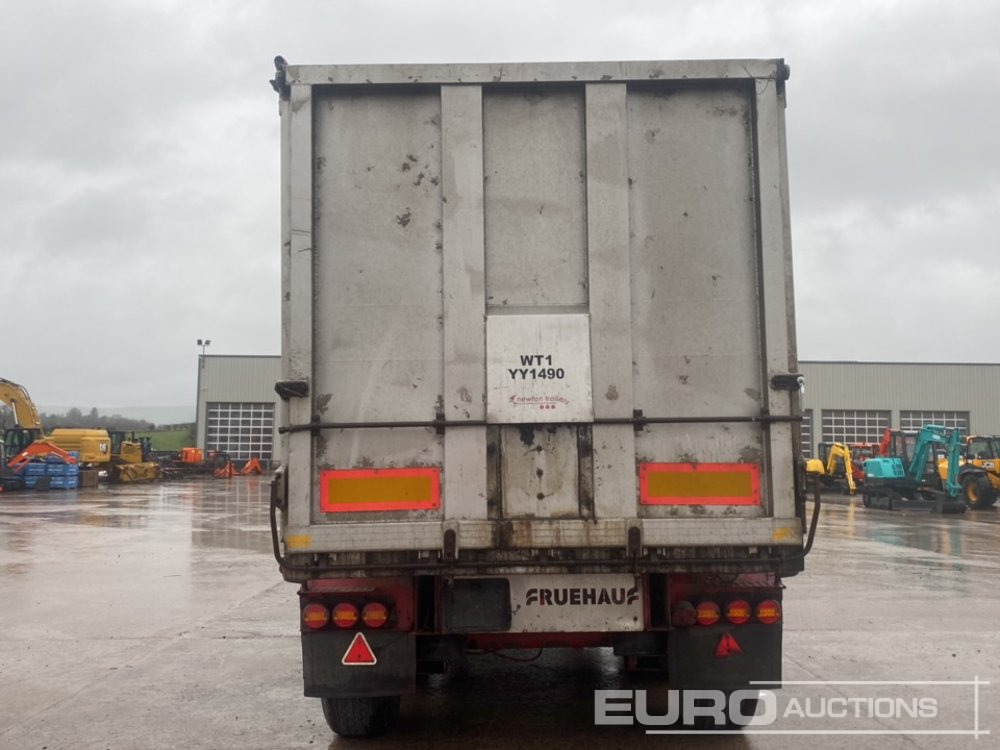 2007 Fruehauf Tri Axle Bulk Tipping Trailer, Roll Over Cover - Самосвальный полуприцеп: фото 4 2007 Fruehauf Tri Axle Bulk Tipping Trailer, Roll Over Cover - Самосвальный полуприцеп: фото 4