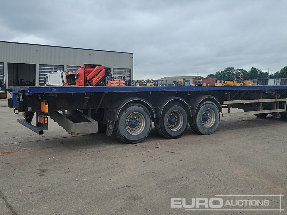 2007 SDC Trailer Tri Axle Extendable Flatbed Trailer, Twist Locks, Rear Steer - Полуприцеп бортовой/ Платформа: фото 5 2007 SDC Trailer Tri Axle Extendable Flatbed Trailer, Twist Locks, Rear Steer - Полуприцеп бортовой/ Платформа: фото 5