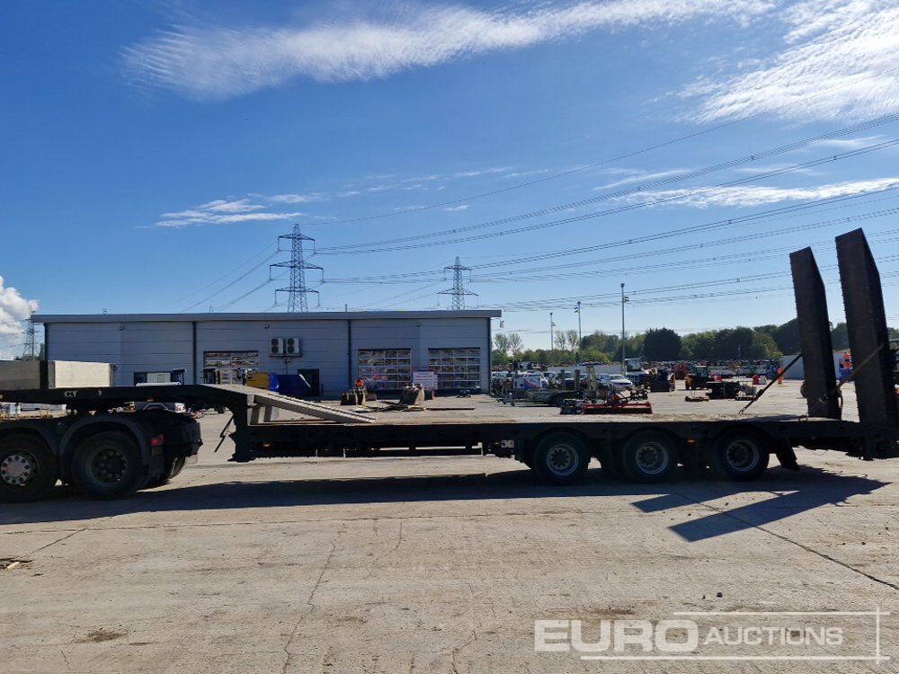 2009 King trailers Tri Axle Step Frame Low Loader Trailer, Ramps - Низкорамный прицеп: фото 2 2009 King trailers Tri Axle Step Frame Low Loader Trailer, Ramps - Низкорамный прицеп: фото 2